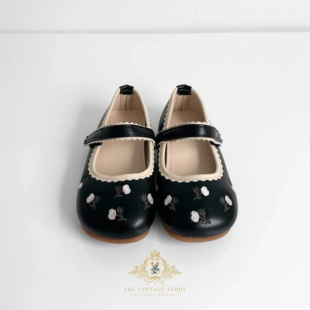 NWT Pretty Girls Mary Jane Flats Embroidered Cute Children's Shoes Black 3.5 - Picture 2 of 6